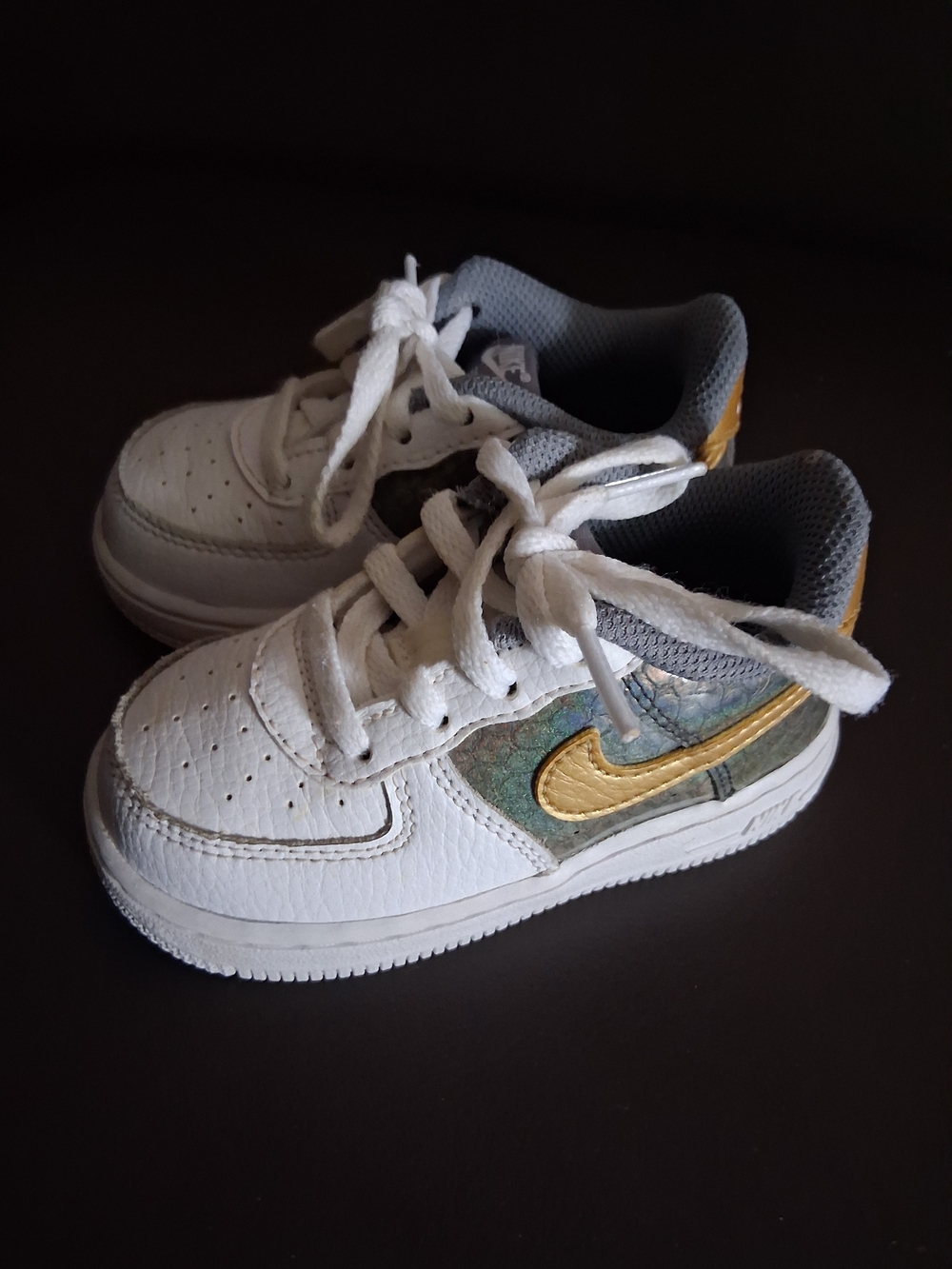 Nike Air Forse 1 SE BV6063 White and Gold Low Top Toddler Sneakers Size 6C